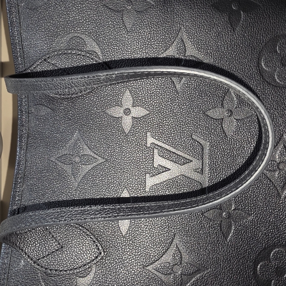Louis Vuitton Black Neverfull MM Tote - Picture 6 of 14
